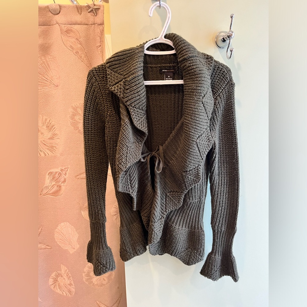 BCBG cartigan, M